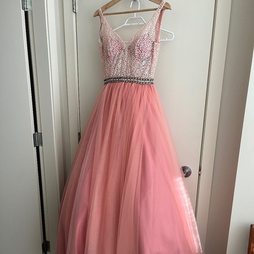 Madison James  dress